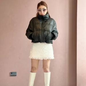 เสื้อกันหนาวขนเป็ด สีดำ Woman