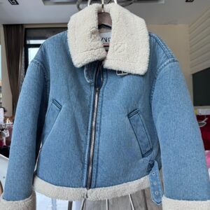แจ็คเก็ต ยีนส์ zara สีฟ้า
