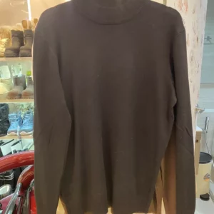 เสื้อคอปีน  สีดำ