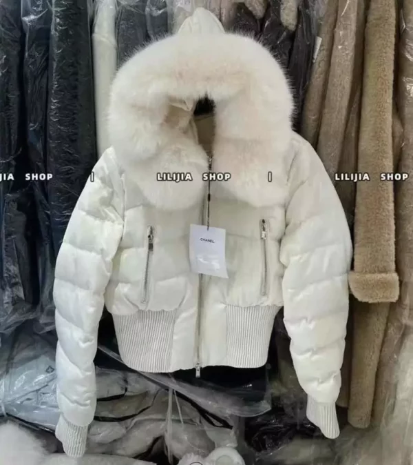 เสื้อขนเป็ด Chanel  สีขาว