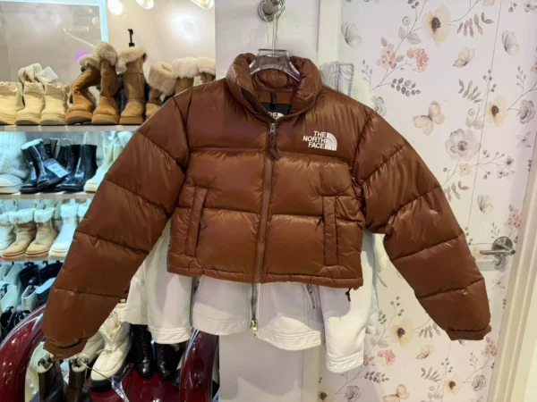 The North face  สีน้ำตาล