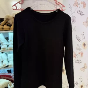 เสื้อแขนยาว สีดำ