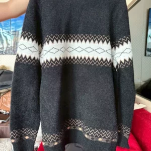 เสื้อไหมพรม ชาย  สีเทาเข้ม