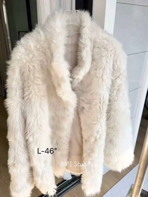 เสื้อคลุมขนเฟอร์  สีขาว