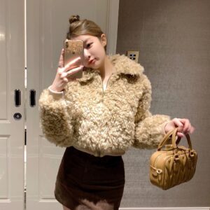 แจ็คเก็ตขนแกะ Woman