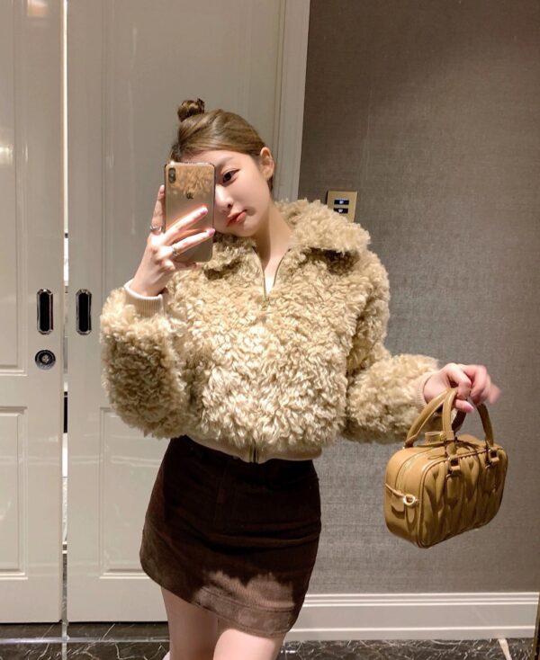 แจ็คเก็ตขนแกะ Woman