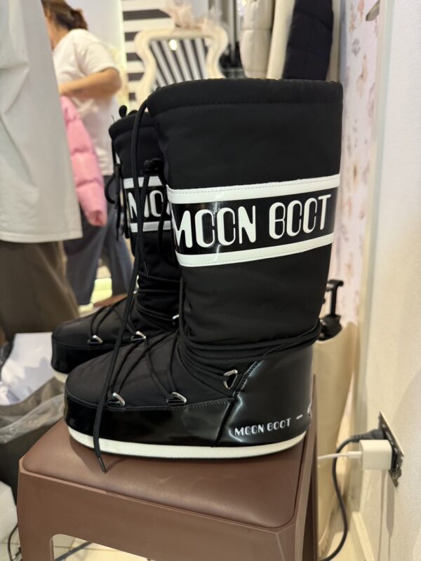 New Moon Boot