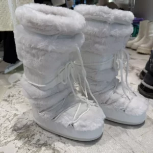 รองเท้า Moon Boot