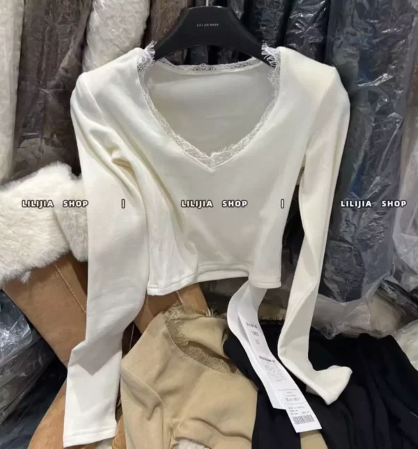 เสื้อไหมพรม  สีขาว