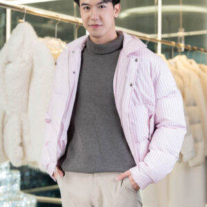 เสื้อกันหนาว MAN สีชมพูอ่อน