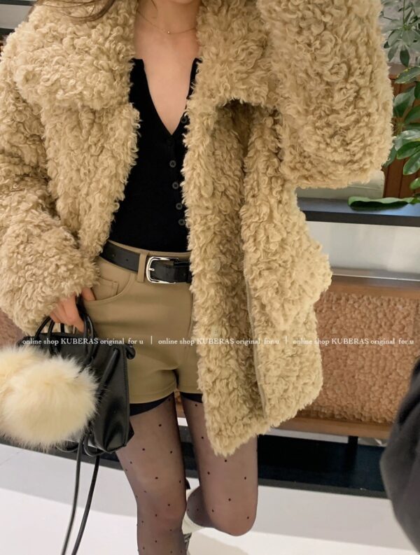 เสื้อโค้ท ขนแกะ Woman