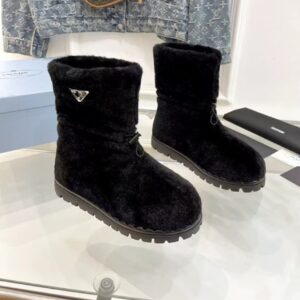 บุท PRADA