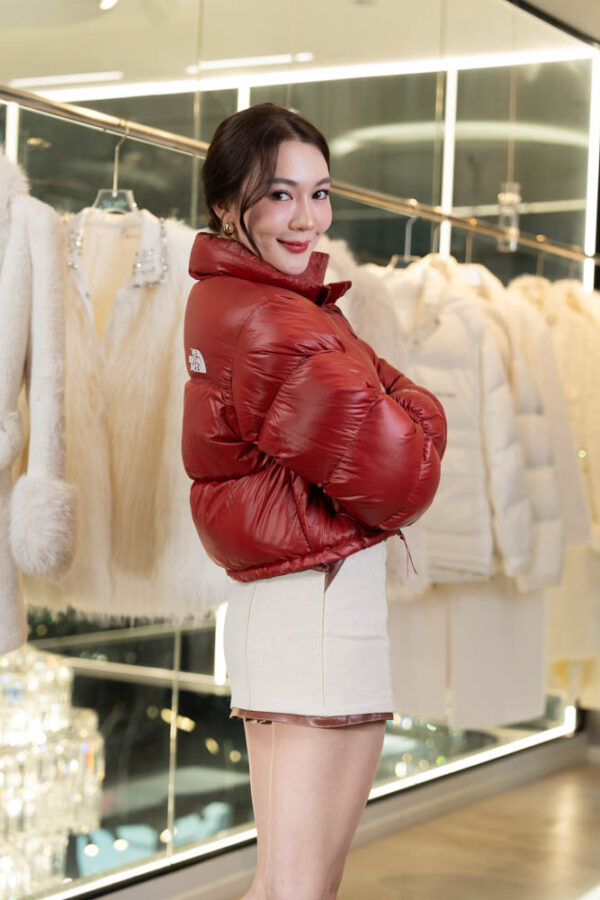 The North face woman - Image 15