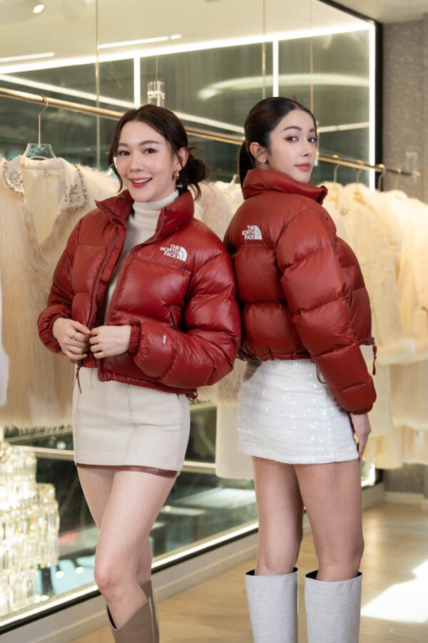 The North face woman - Image 23