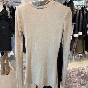 เสื้อคอปีน Woman