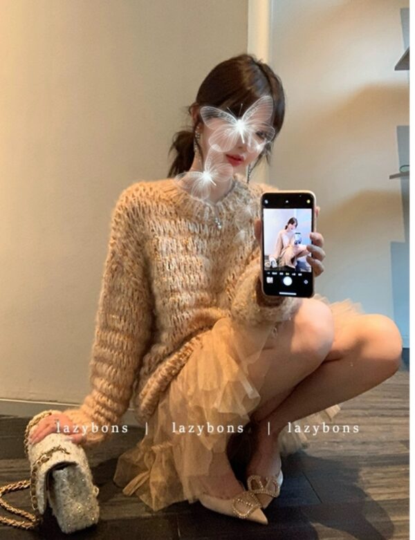 เสื้อไหมพรม + กระโปรง