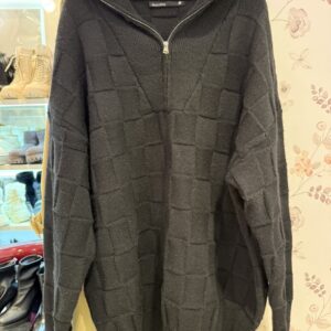 เสื้อไหมพรม LV